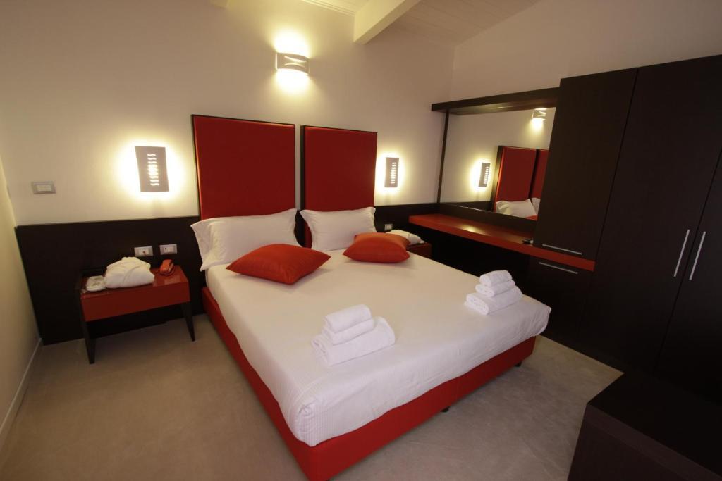 Hotel Paradise Airport Forlì Kamer foto