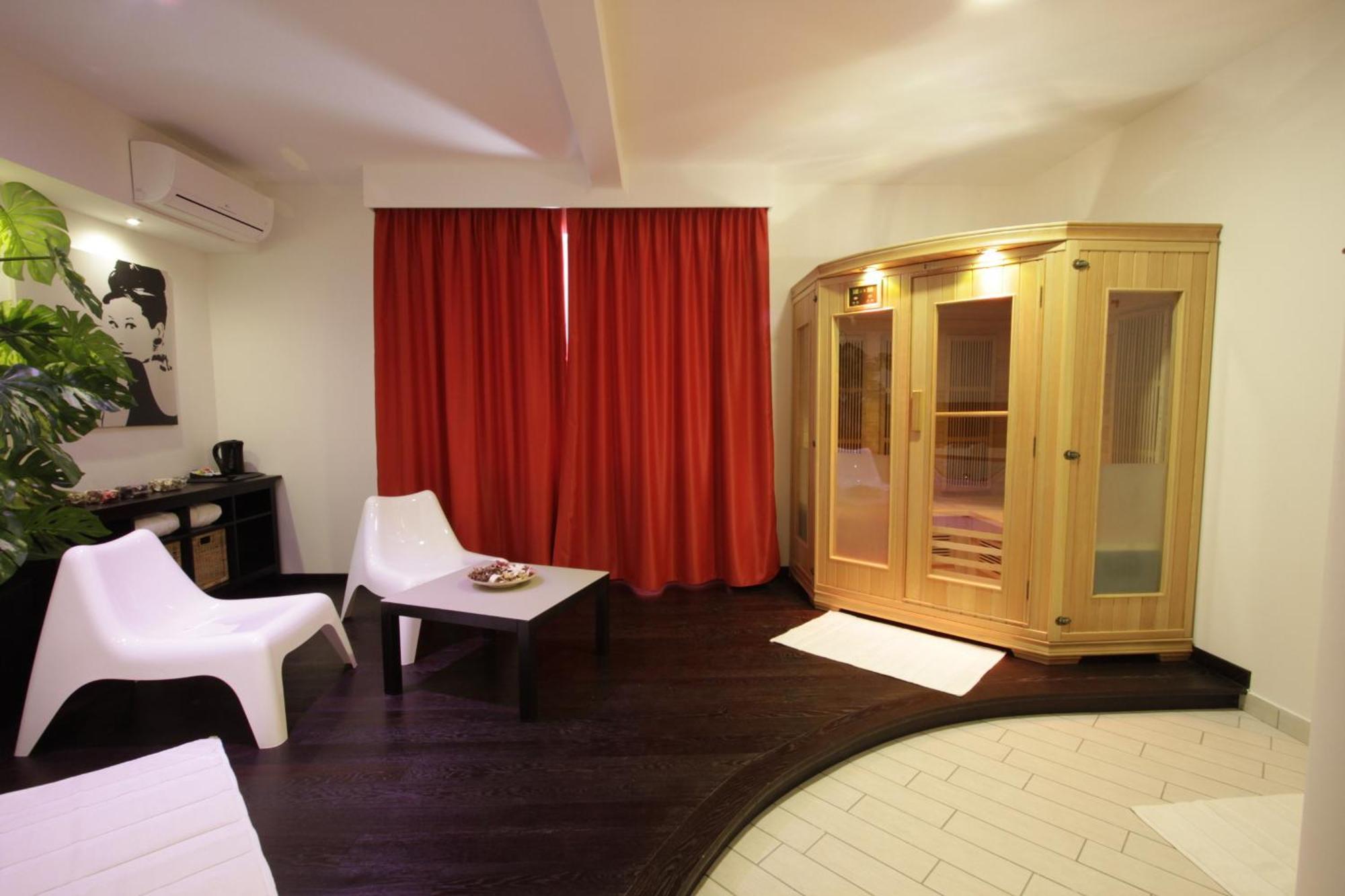 Hotel Paradise Airport Forlì Buitenkant foto