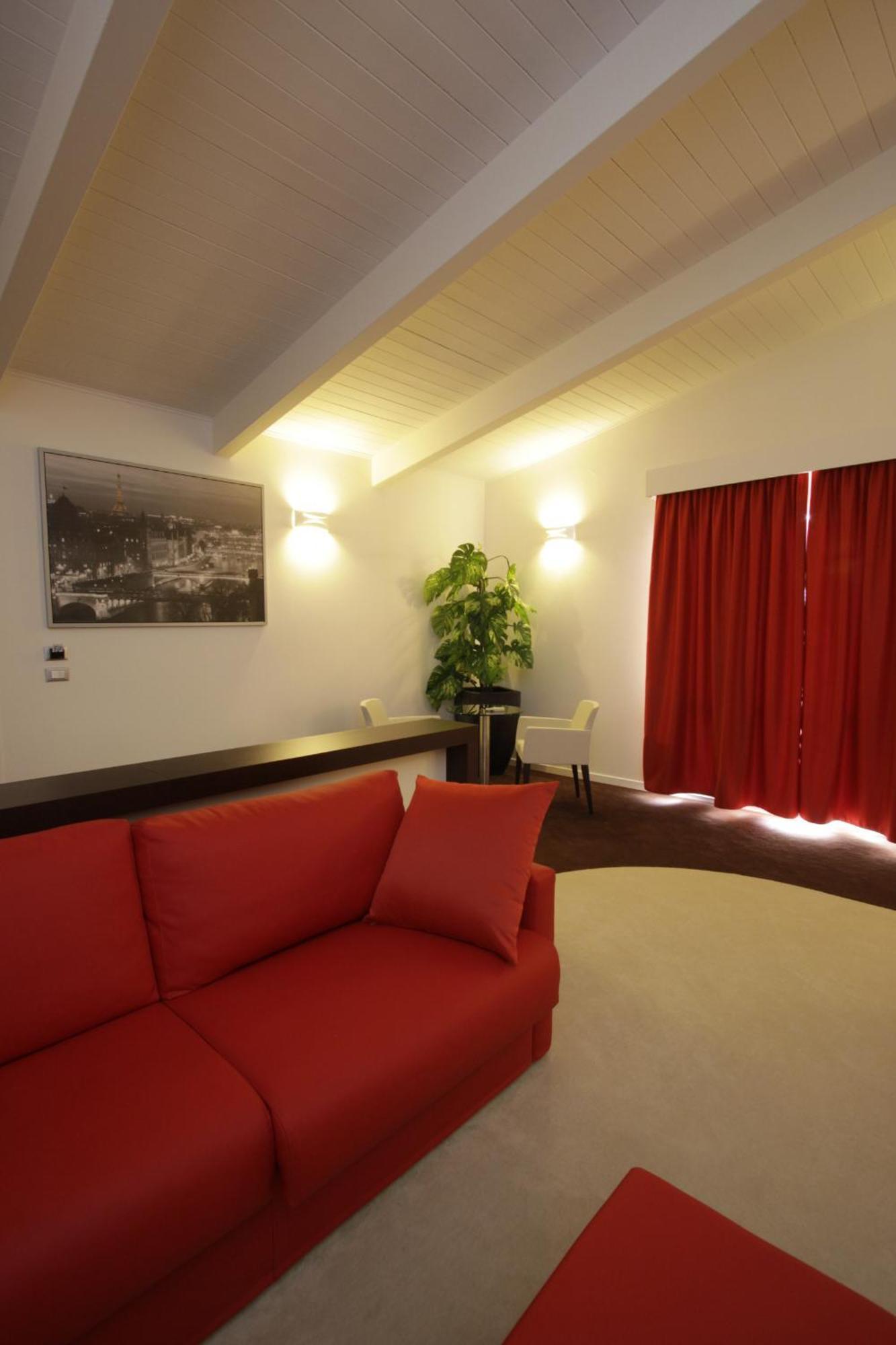 Hotel Paradise Airport Forlì Buitenkant foto